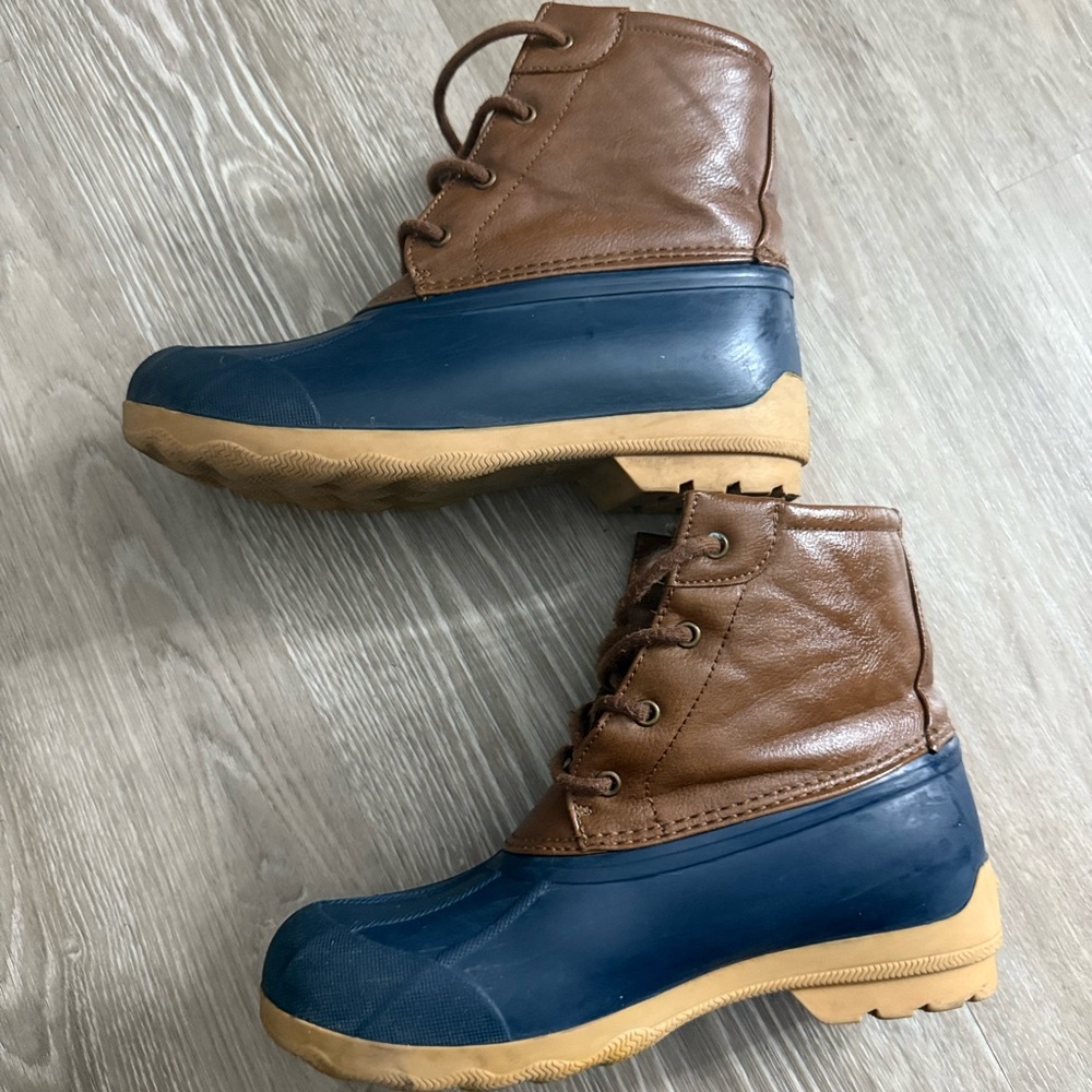 SPERRY Big Kids Duck Boots Brown Blue Size 5 $60 Waterproof Water Resistant - Picture 2 of 7